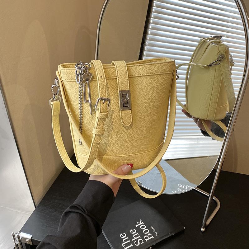 Niche Bag Women's New Popular Bucket Small Bag High-end Sense Versatile Shoulder Messenger Bag