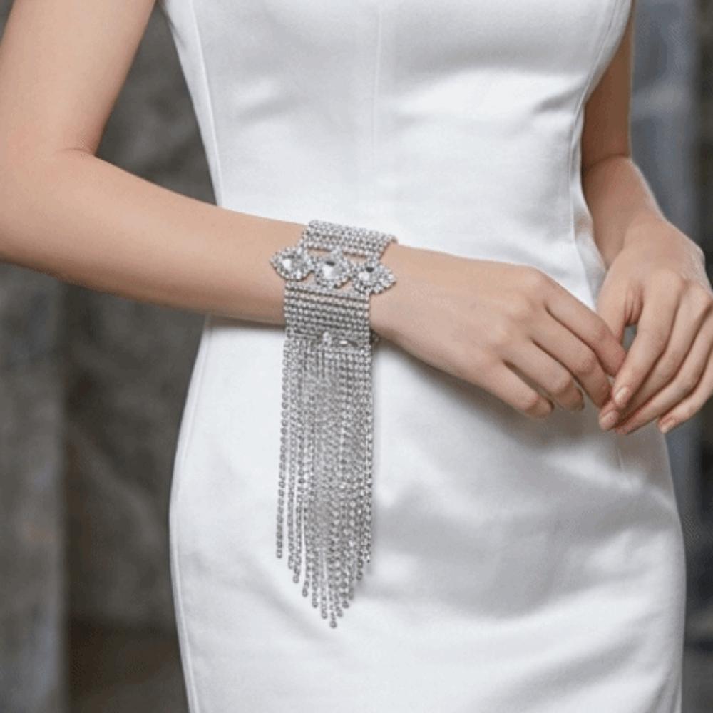 Sparkling Long Tassel Hand Jewelry Rhinestone Luxury Rectangular Wide Bangle Water Drop Light Luxury Women's Hand Chain