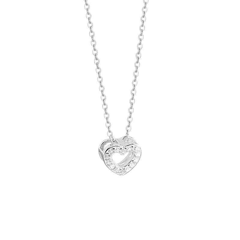 Sweet Hollow Out Love Necklace for Women, Luxurious and Niche Mini Collarbone Chain, High-end Feeling