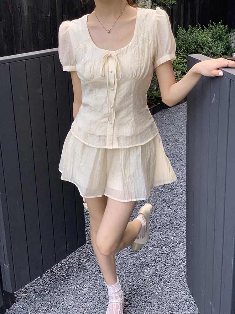 2026 Spring/Summer French Square Neck Short Sleeve Shirt & A-line Skirt Shorts Textured Fashion Set for Women