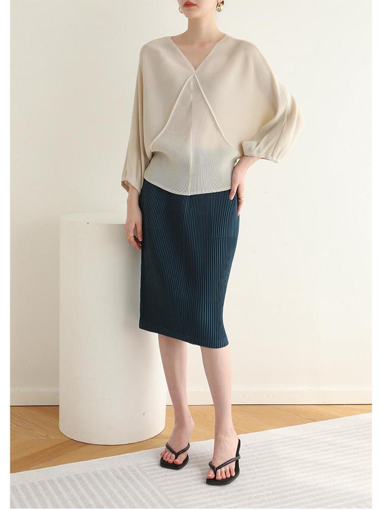 2026 Spring Miyake High-End Pleated Light Luxury Batwing Sleeve Slimming Top