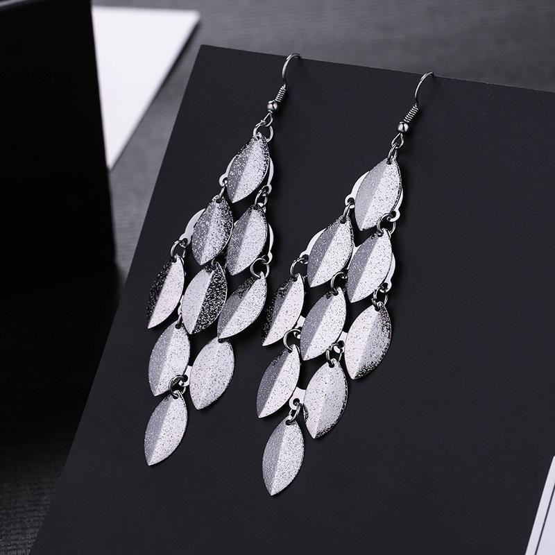 [Fashion Trendy Metal Fringe Long Drop Earrings Exaggerated Elegant Ear Hooks Earrings]