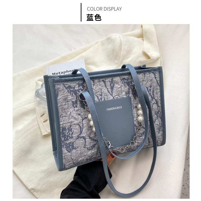 Personalized fashion bag women's new summer largecapacity pearl chain shoulder bag niche design underarm bag premium