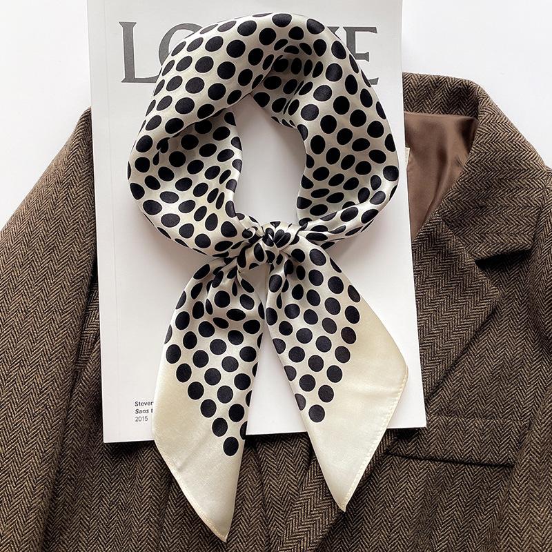 1116 New Fashion Polka Dot Classic Pattern Mulberry Silk Occupational Warm Scarf Decorative Small Square Scarf Spot