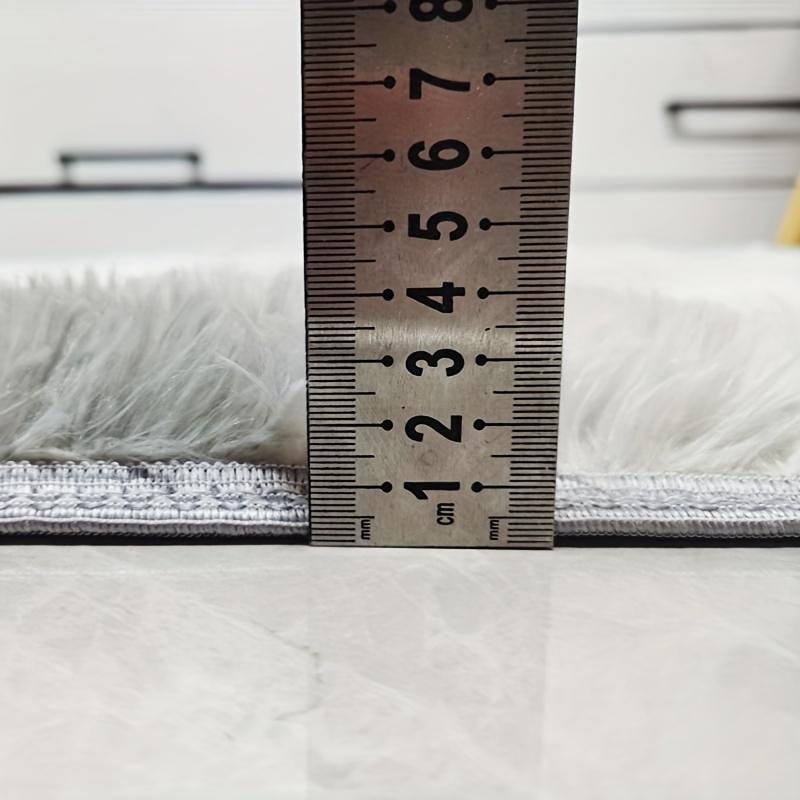 1pc Ultra-Soft Fluffy Shaggy Rug Plush Fuzzy Texture for Bedroom & Living Room Non-Slip Bottom Trendy Light Grey Ideal Indoor Accent Rug