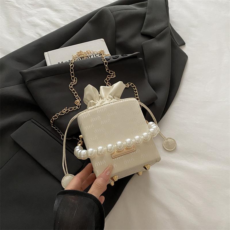 Premium Sense Small Bag Women's 2025 New Pumping Belt Bucket Bag Women's Leisure Chain Bag Beaded Shoulder Messenger Bag