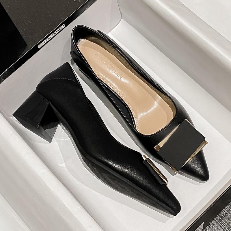 

Coarse heel single shoes women s new autumn mid-heel pointed head shallow mouth work shoes temperament square buckle high-heeled women s shoes 34 чёрный
