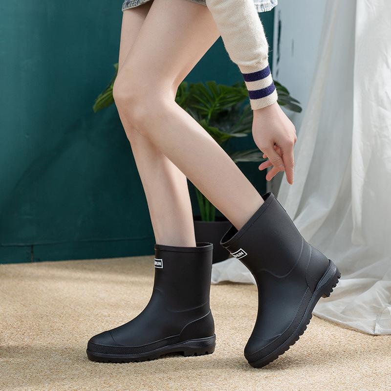 New short rain shoes women's rubber shoes wear non-slip water boots thick-soled water shoes velvet short rain boots