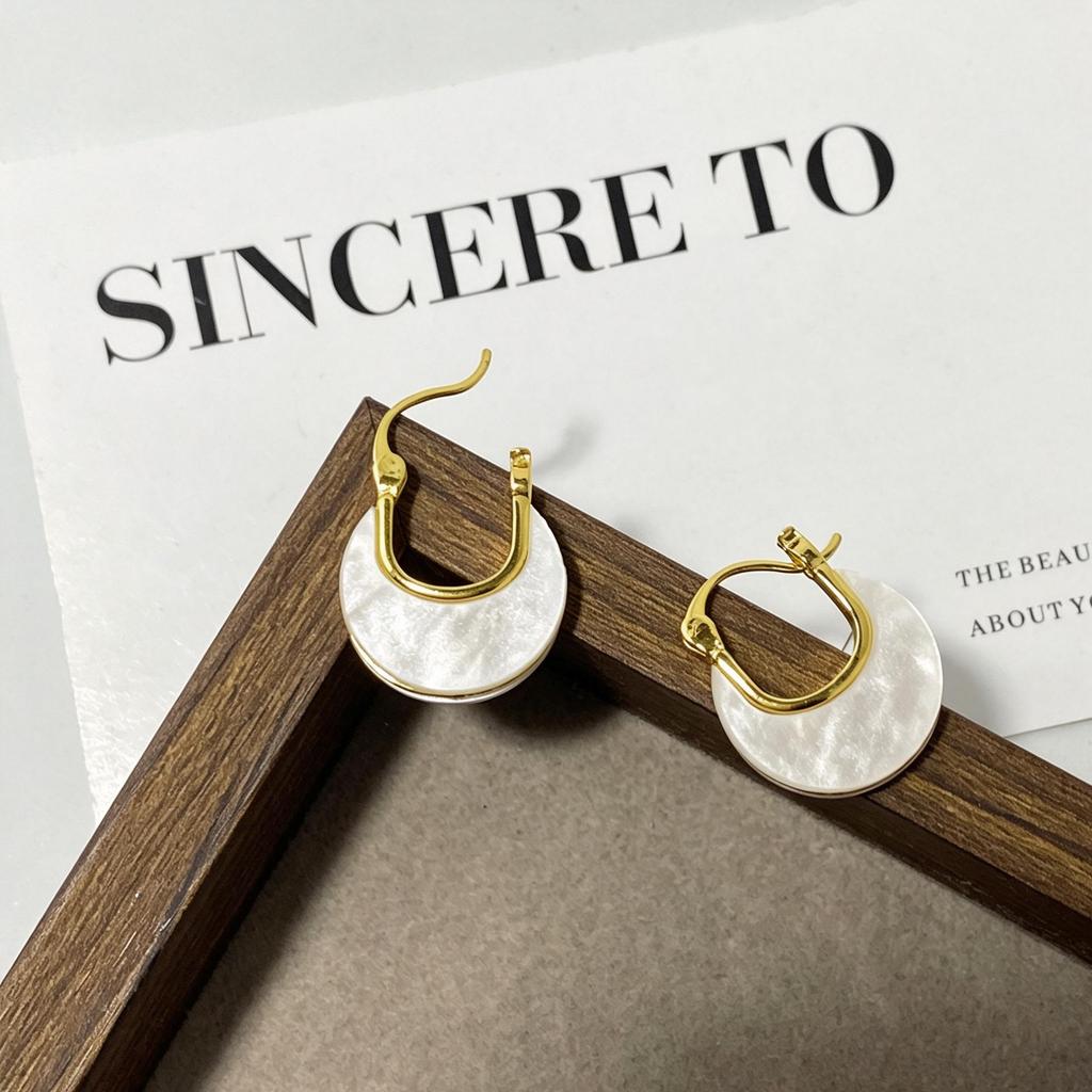 2026 Luxury U-Shaped Letter Earrings: Unique, Fashionable Commute Ear Jewelry