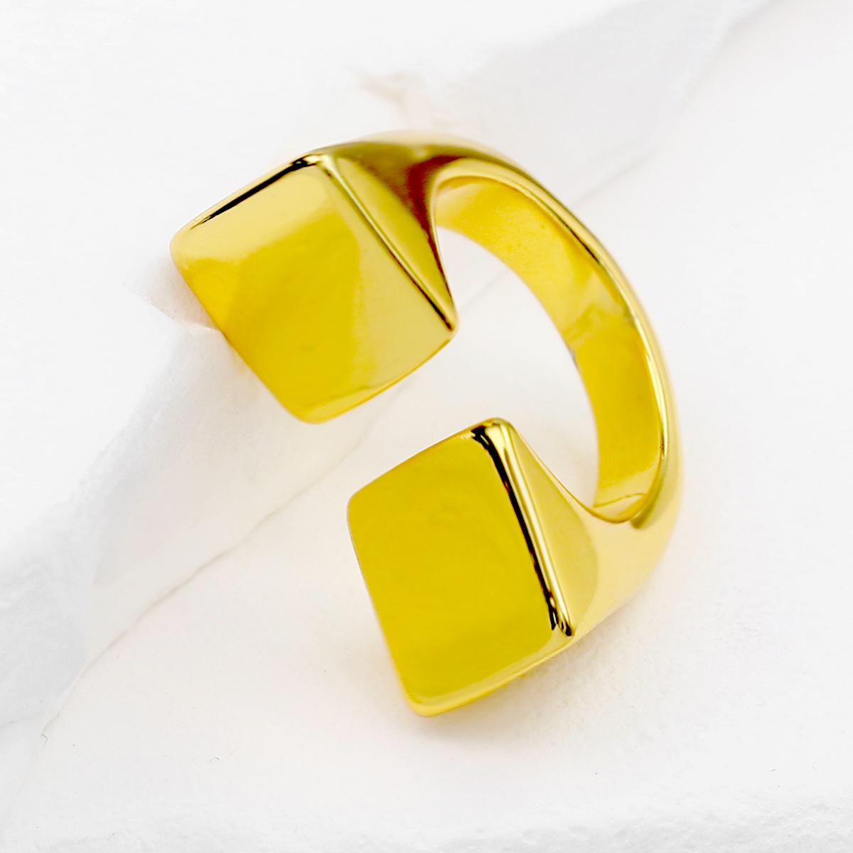 2025 UNOde50 Retro Shiny Square Open Women s Ring - Exquisite European and American Style Gift Size 6