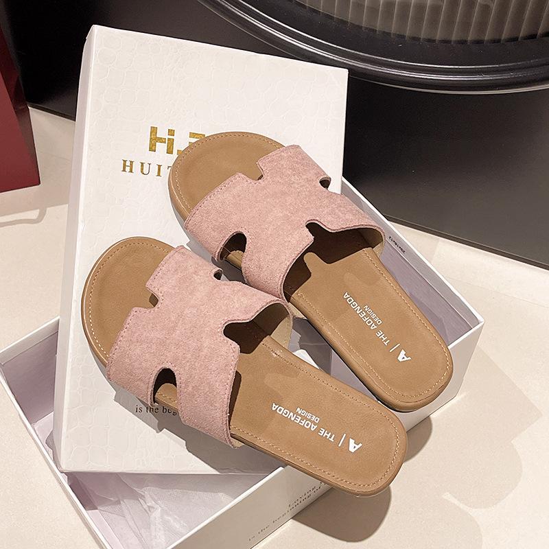 Slippers Women's Summer Wear New High-end Soft Flat-bottomed Beach Sandals Fashion One-word Sandals