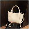 Tote Bag Retro Large-capacity Oblique Span Locomotive Bag Stray Bag Women's Mailman Bag Spring and Summer Shoulder Bag