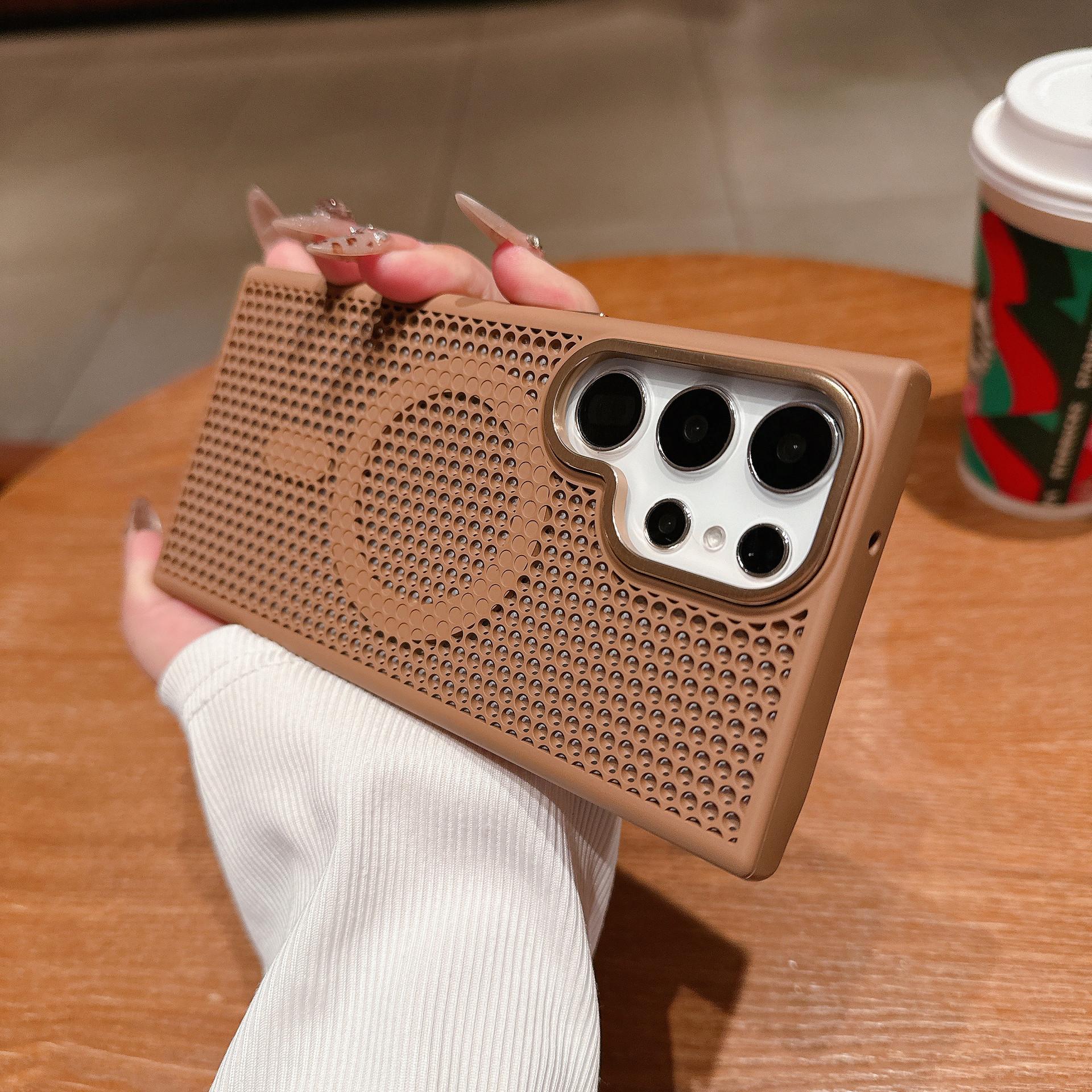 

Honeycomb Mesh Cooling Suitable for Samsung S25 Ultra Skin Sensitive Magnetic Suction Mobile Phone Case S24 Ultra Anti Brush and Anti Fall Case Samsung S25