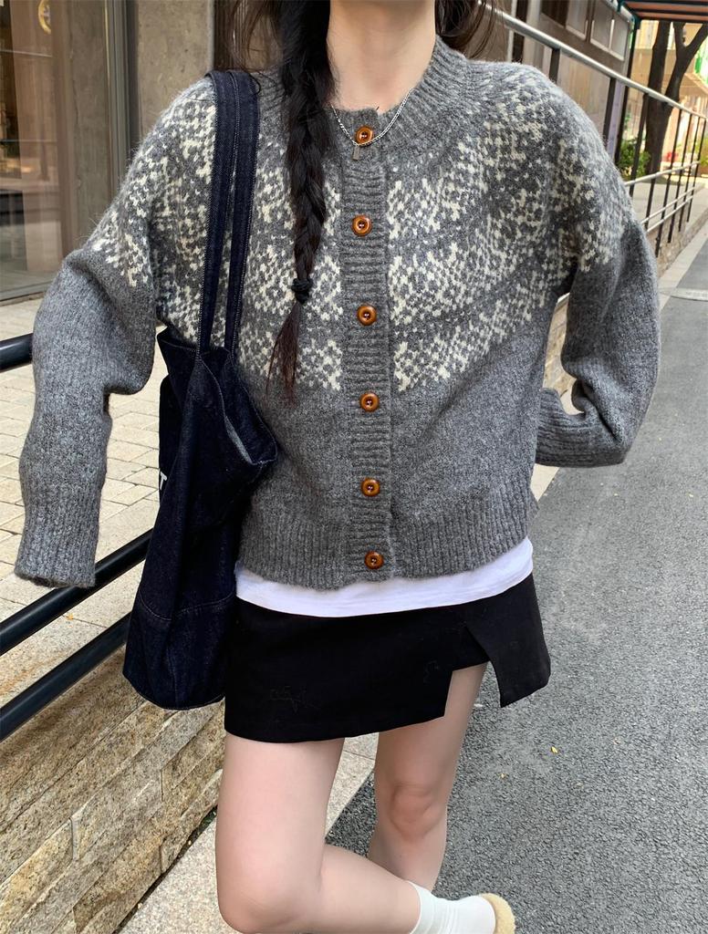 Women's Autumn/Winter Fair Isle Jacquard Knit Cardigan - Round Neck, Single-Breasted, Loose Fit Sweater Coat