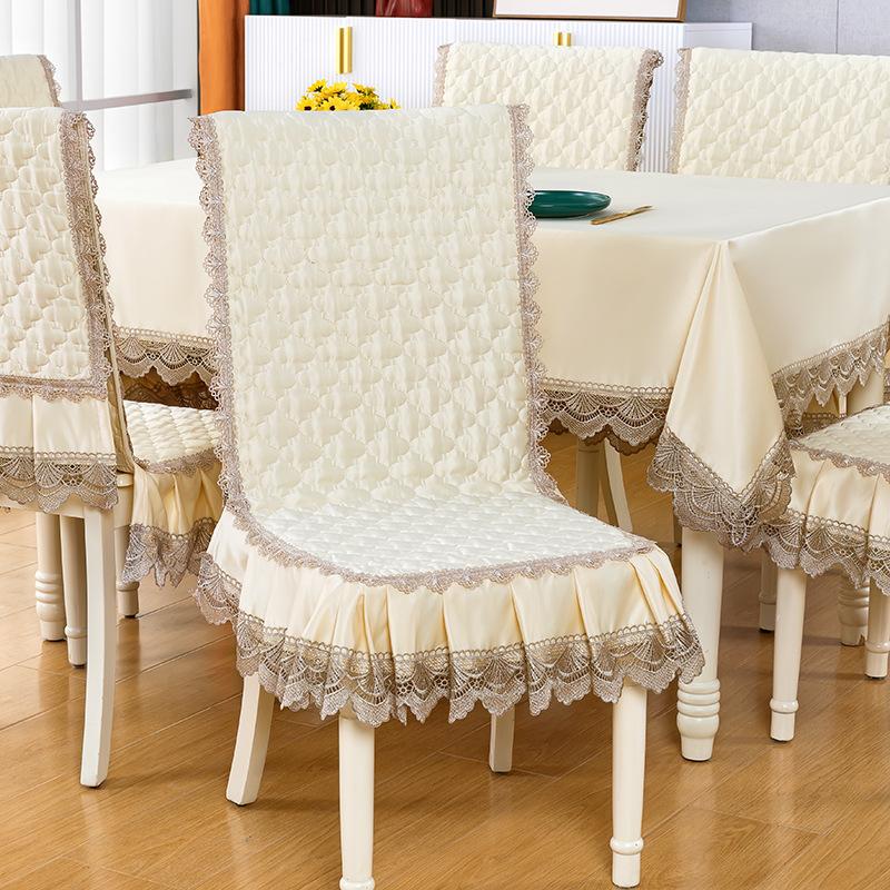 Европейский стиль Ins Стеганый обеденный стул Пылезащитный коврик Универсальная кружевная чехол на стул Противоскользящие и легко моющиеся коврики для обеденных стульев для дома и ресторанов Chair cover 1pcs 1350₽