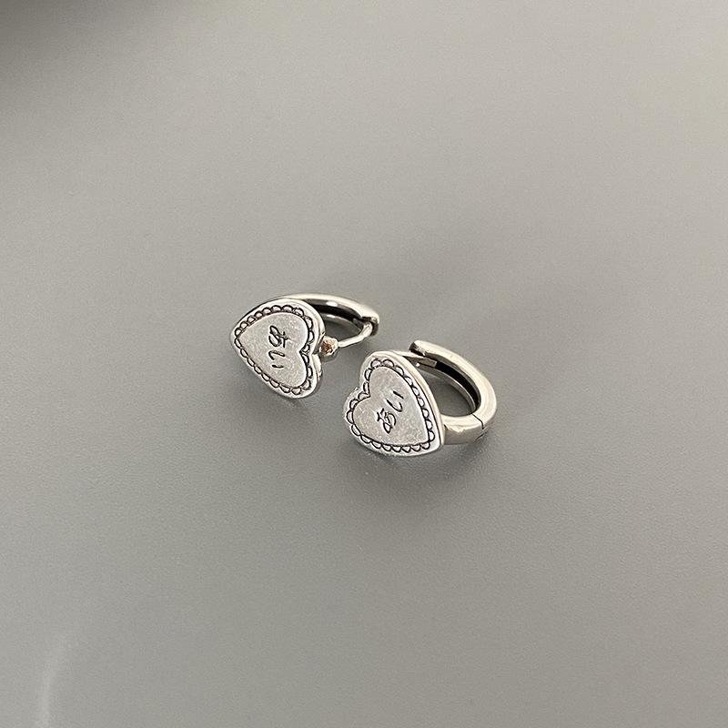 Retro Retro Love Ear Clips Women Without Ear Piercings Welfare Models Fashion Japanese Girl Heart Sweet Fake Earrings Tide