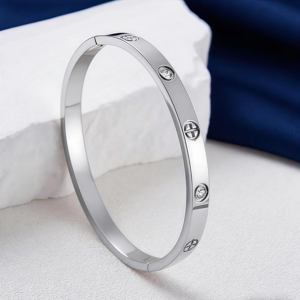 High-End Women's Titanium Steel Cross Nail Bracelet with Diamond Buckle - Non-Fading European and American Fashion Jewelry