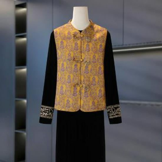 

2026 Chinese Style Trendy Suit for Mom: Spring & Autumn Three-Piece Set (Top, Vest, Jacket) for Middle-Aged & Elderly Women XL жёлтый