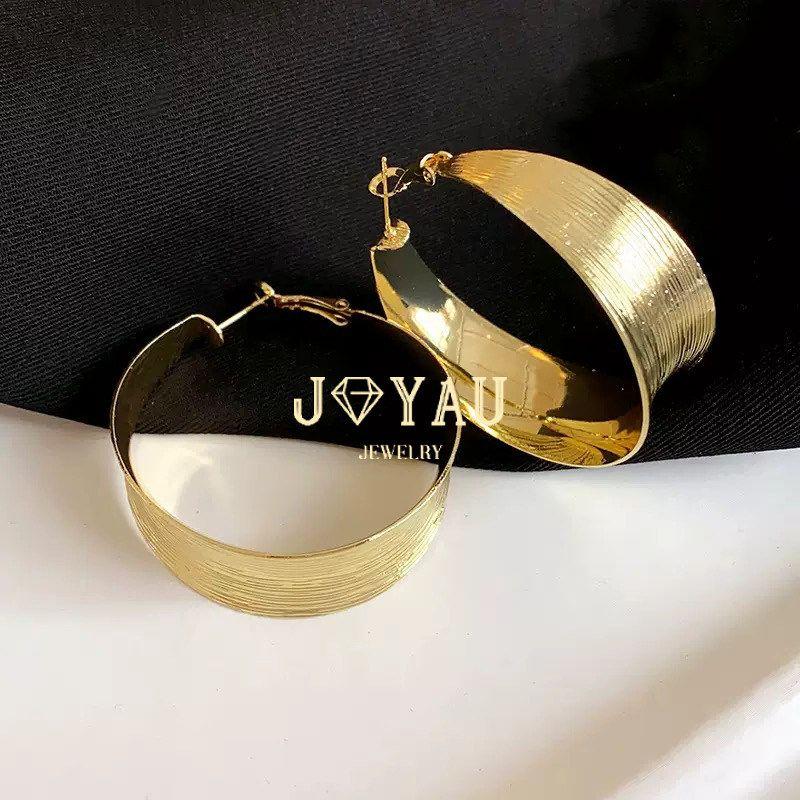 Joyau City Gyaru Brushed Big Circle Earrings Wide Face Ear Ring Painless Ear Clip Ear Studs Fashionable European and American Earrings A Pair of Gold Earrings [Pierced Ears Required]