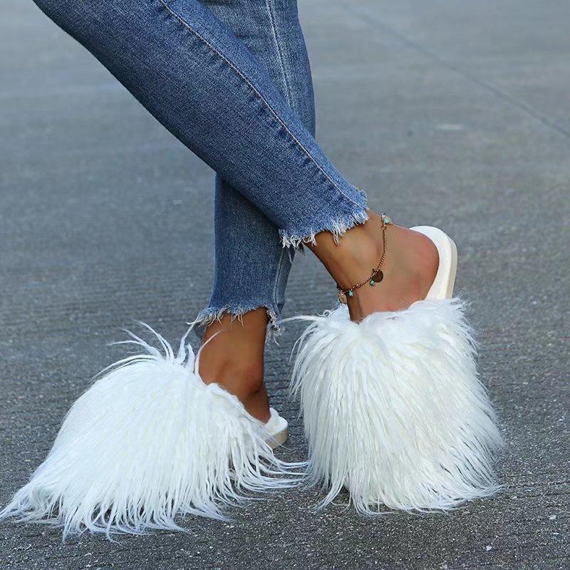 Fashion Brand Design Long Plush Slippers Mules Women 2025 Autumn Round Toe Soft Thick Bottom Slides Fashion Faux Fur Outdoor Slippers