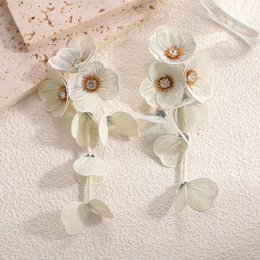Retro Glamorous Long Tassel Flower Stud Earrings for Women
