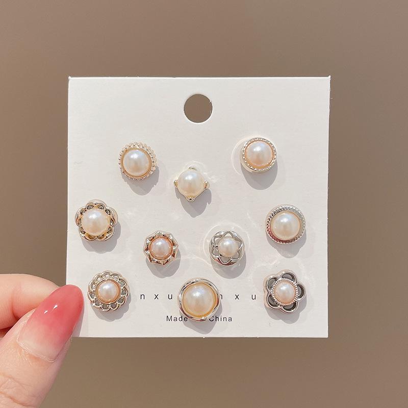 

Брошка-шпилька з V-подібним вирізом, що захищає від оголення: Жіночий декоративний комір-аксесуар