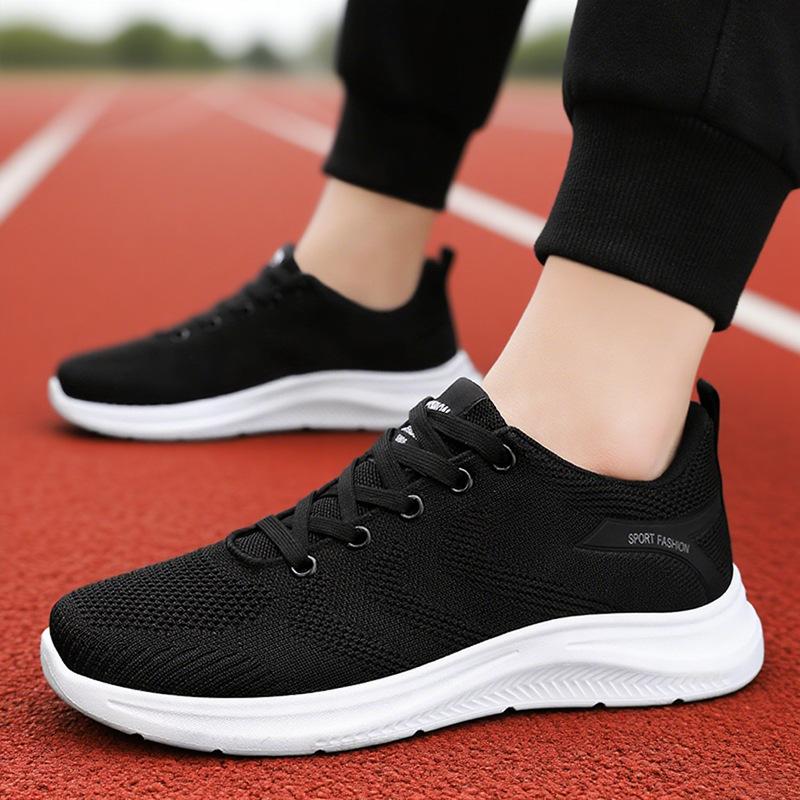 Men's Sneakers In Summer New Lightweight and Breathable Outdoor Running Shoes Mesh Soft Sole Breathable Flying Casual Shoes