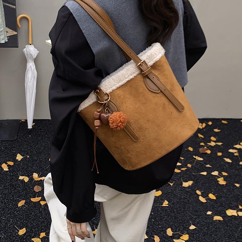 Winter Faux Suede Women's Bucket Shoulder Bags Vintage Plush Ladies Underarm Bags Casual Large Capacity Female Purse Handbags