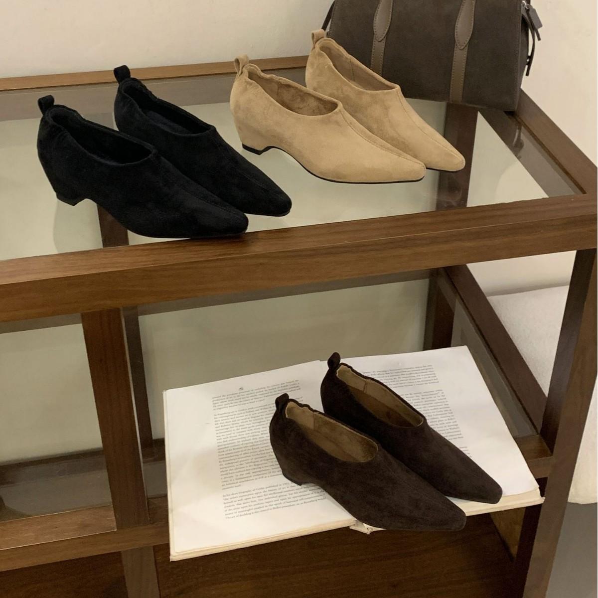 

2025 autumn and winter new short thick heel deep mouth suede pointed versatile commuter work women s shoes 39 абрикосовый