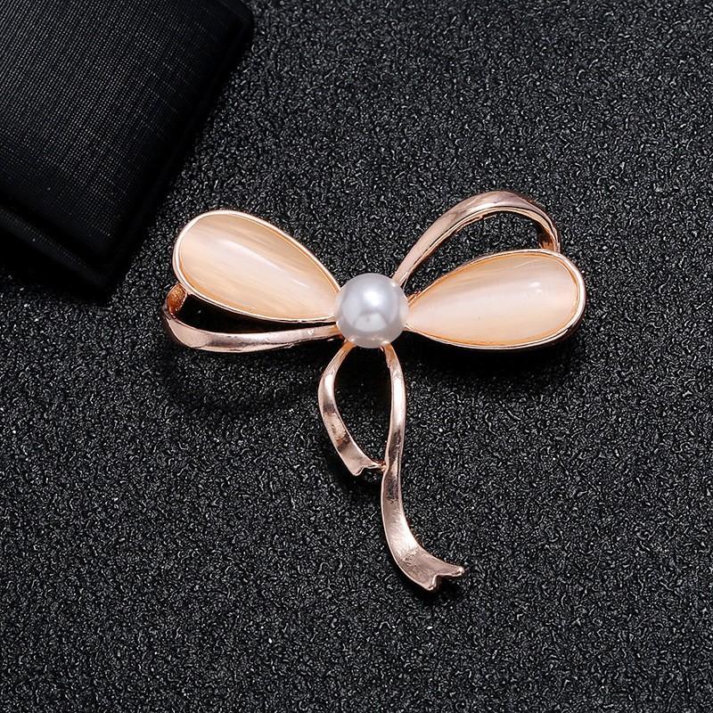 New Alloy Brooch High-end Sense Niche Women Spot High-end Pin Coat Suit High-end Versatile Corsage
