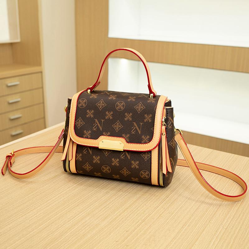 Korean New Light Luxury Textured Bag Fashionable Crossbody Small Square Bag Versatile Women's Leather Pattern One Shoulder Handbag