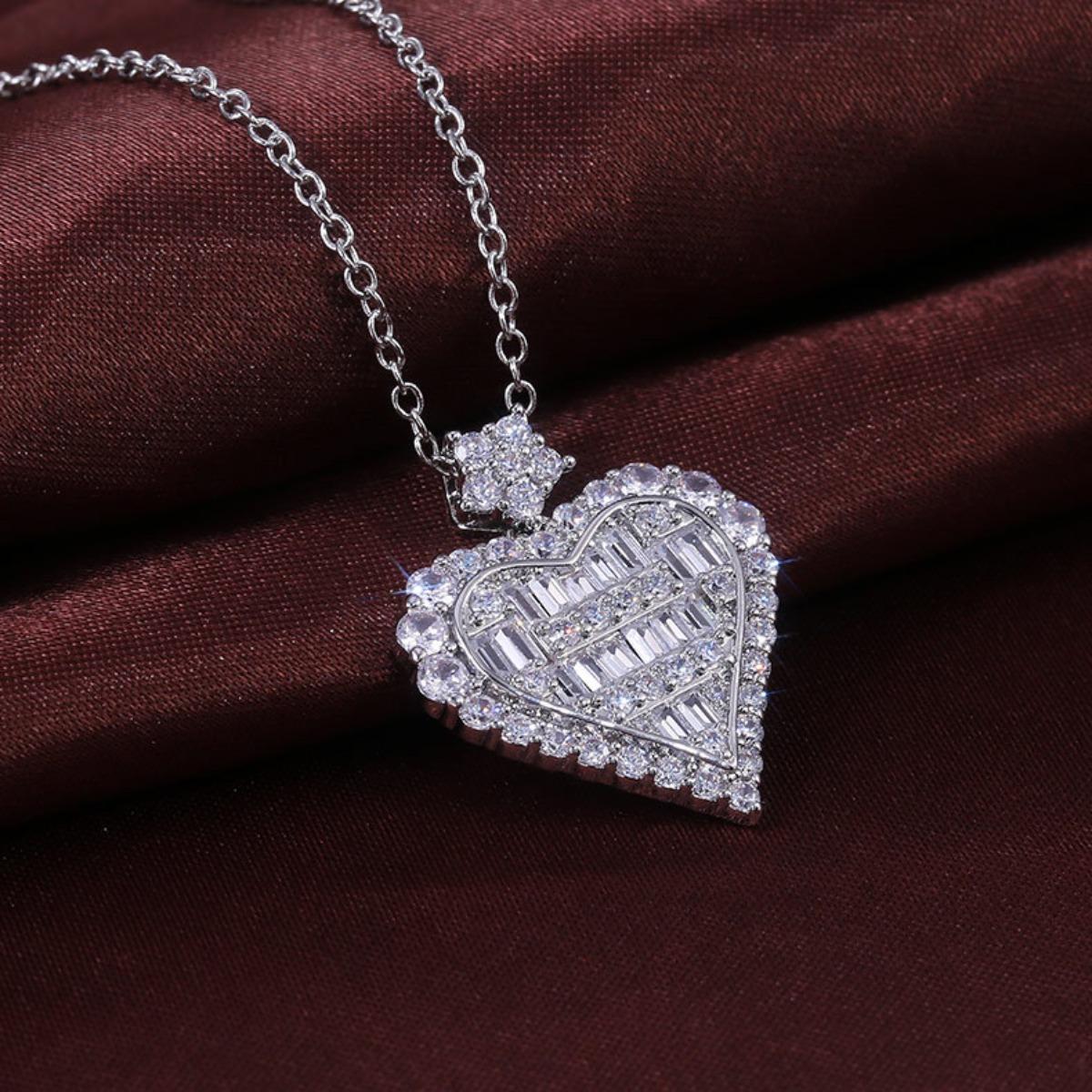 1pc Women s Exquisite Heart-shaped Pendant, Synthetic Zircon Necklace, Engagement Collarbone Necklace, Holiday Gift белый