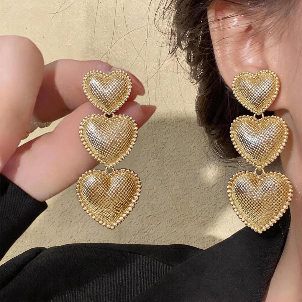 Elegant Silver Needle Heart Tassel Stud Earrings – Exquisite & Versatile Ear Jewelry for Women