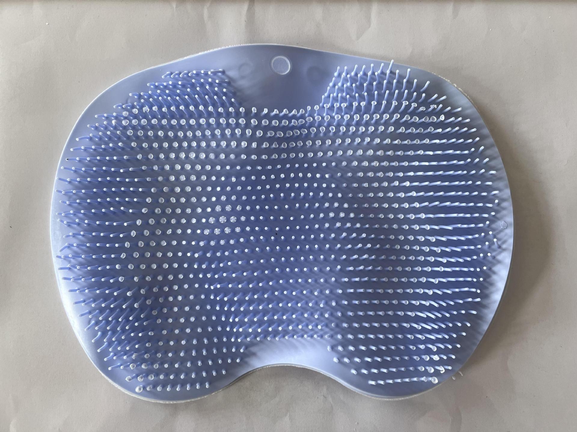 

Многофункциональный нескользящий коврик для ванной с функцией чистки ног и спины, удаления омертвевшей кожи и большими присосками синий