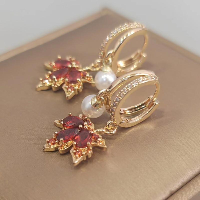Brincos de gota de folha de bordo de zircônia vermelha para mulheres 2023 nova moda casamento noivado festa joias acessórios
