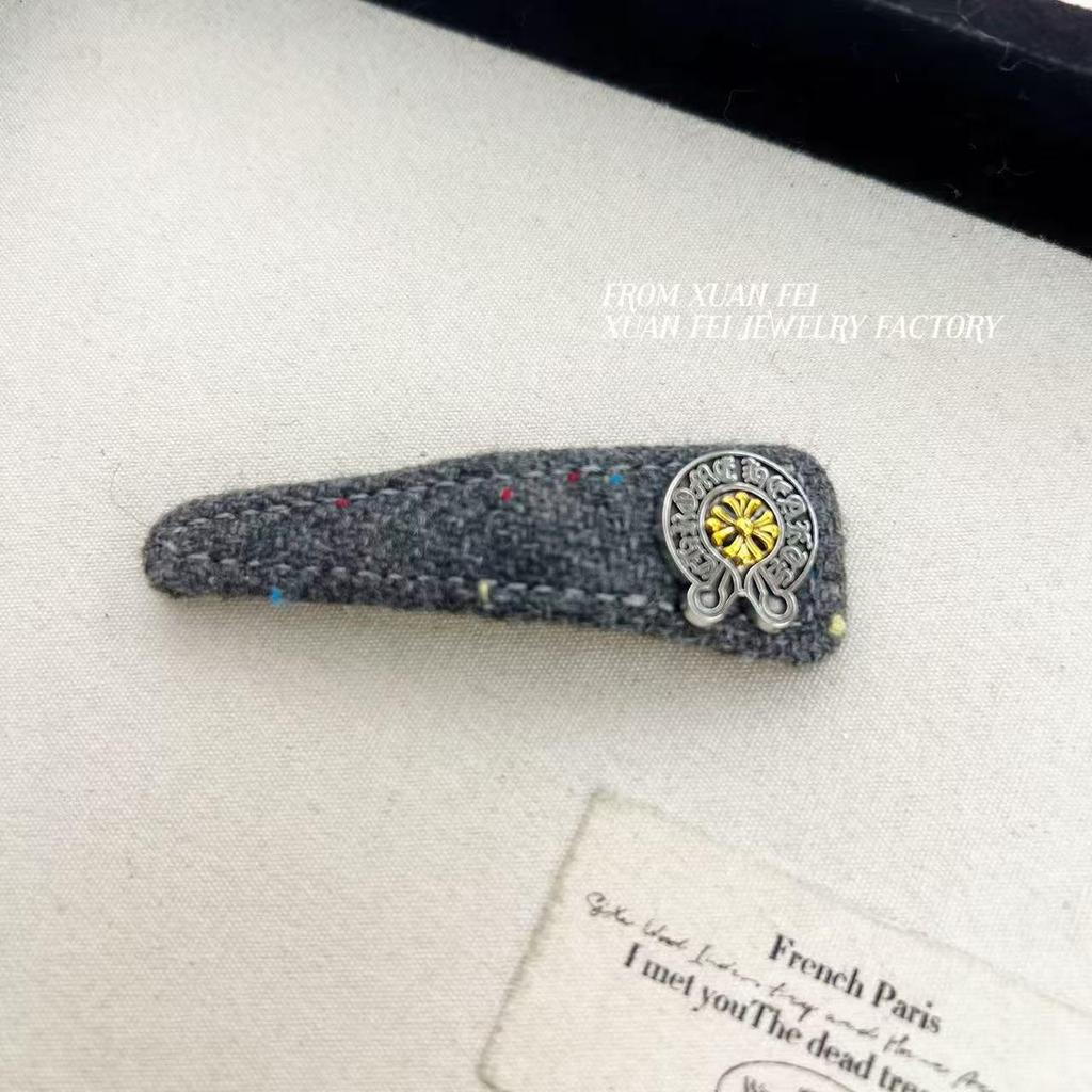 Dongdaemun Snowflake Plaid Hair Clip - Fashionable Side Bangs Accessory