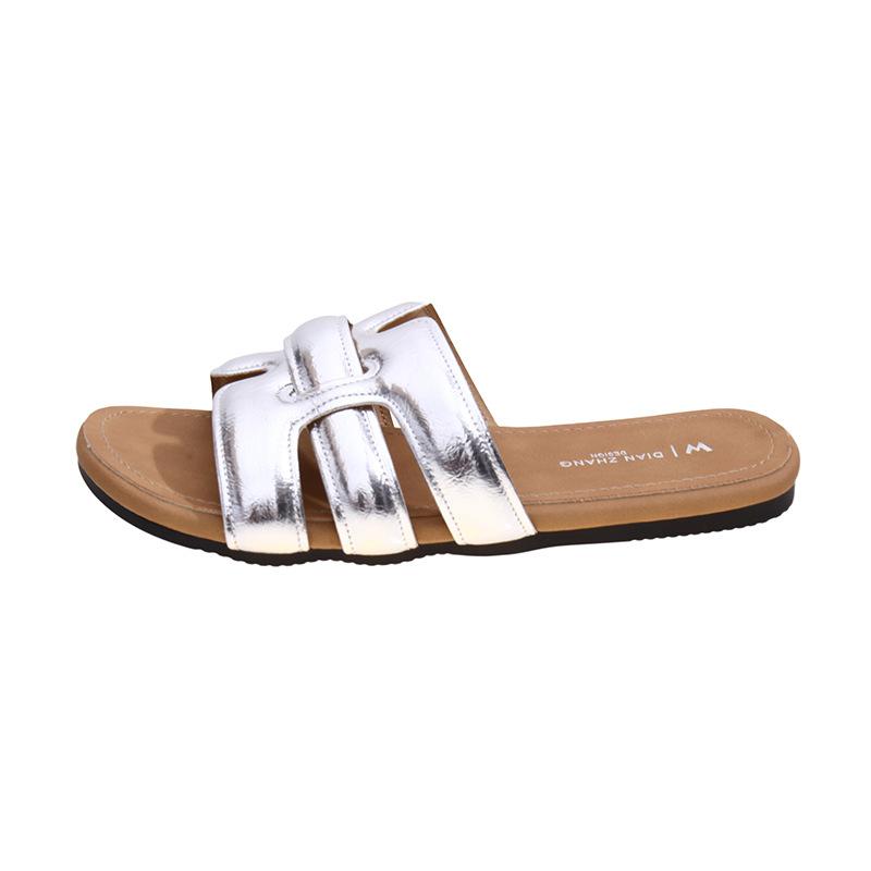 Internet celebrity fashion fairy wind beach sandals 2025 summer and autumn new French versatile flat casual one-word slippers