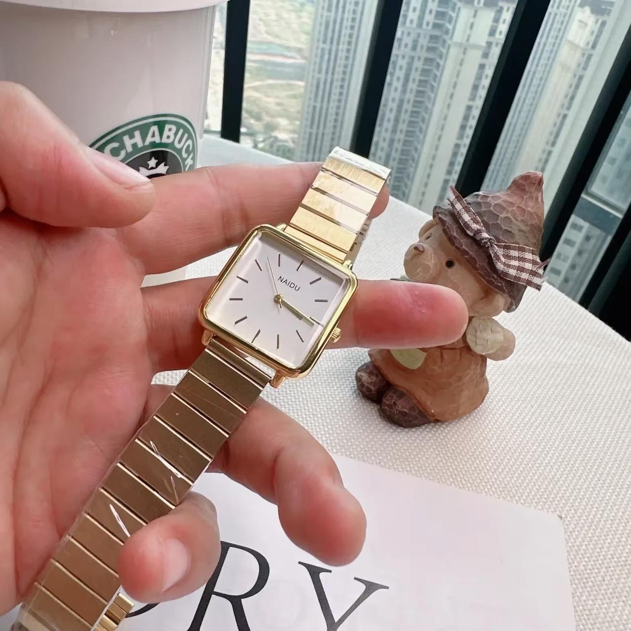 

Роскошные женские квадратные часы Модный подарок Женские регулируемый ремешок Нержавеющая сталь Кварцевые наручные часы Дропшиппинг Relojes Para Mujer