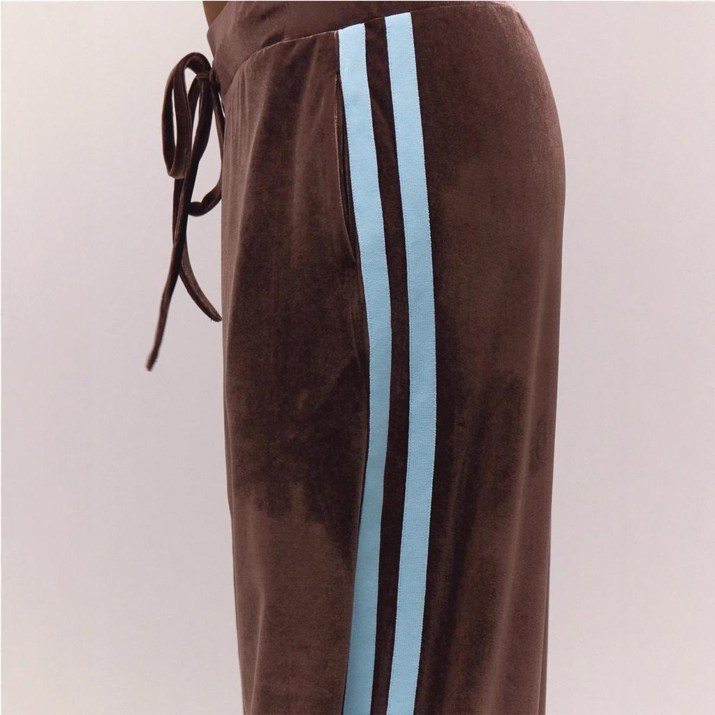 Damskie spodnie dresowe z szerokimi nogawkami, z aksamitnymi lampasami po bokach, koronkowym paskiem, elastyczną talią, do biegania, casualowe, domowe, damskie, kolor karmelowy