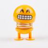 Zabawka z potrząsaną głową na wiosnę Urocza buźka Lalka emocji do samochodu Dekoracja wnętrza na deskę rozdzielczą samochodu