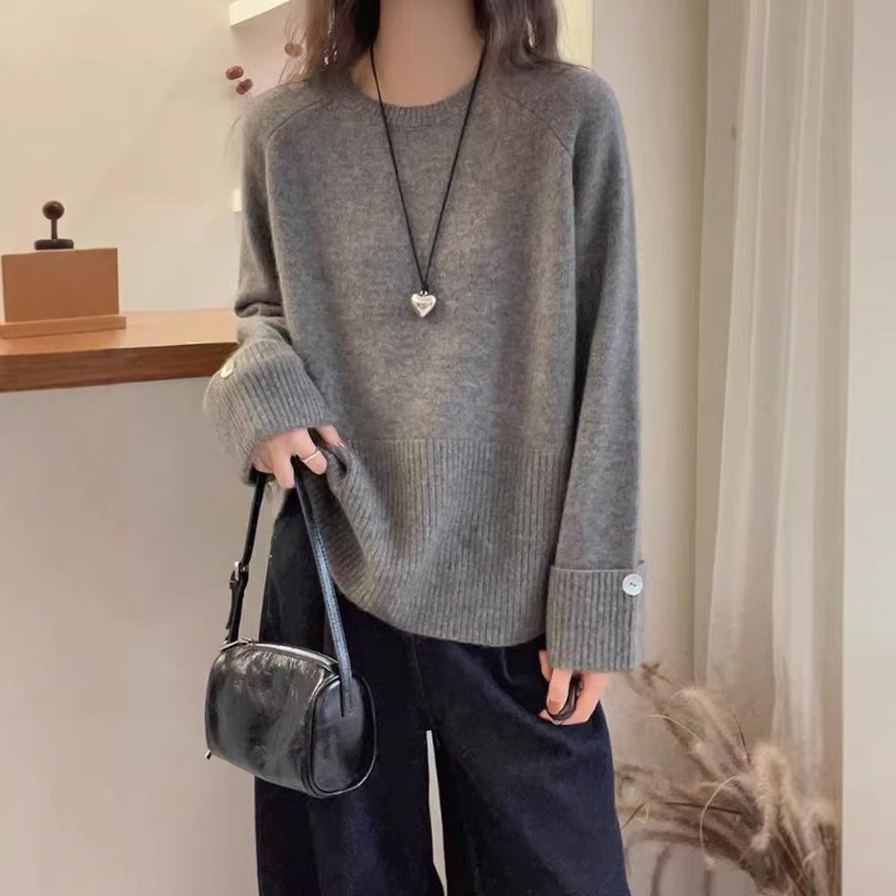 Women's European Style Rose Red Wool Sweater, 2026 Autumn/Winter, Loose Round Neck Knit Base Layer.