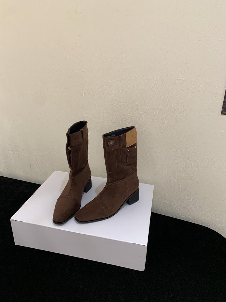 Autumn and Winter Boots 2025 New French Medium Boots Thick Heel High Boots Pleated Pile Boots