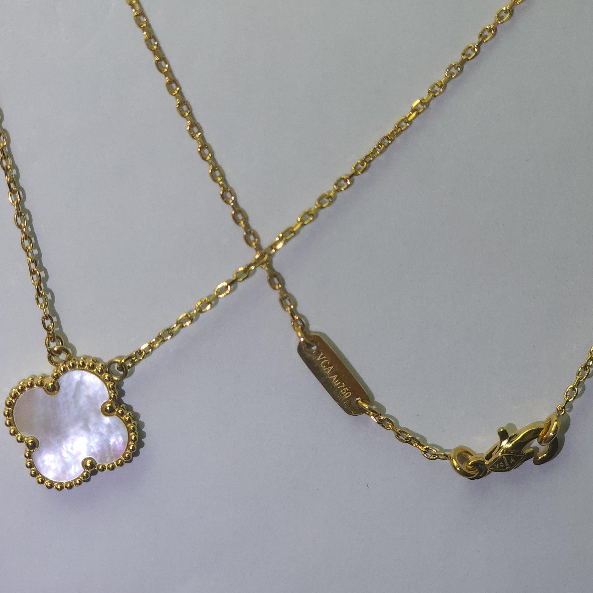 

Ожерелье из титановой стали, высокая версия, четырехлистный клевер, женское ожерелье из натурального перламутра, ожерелье на ключицу, женские украшения в стиле легкой роскоши и высокого класса