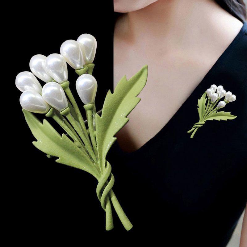 Elegant 3D Leaf & Pearl Brooch - Fashionable Pin for Clothing Accessories