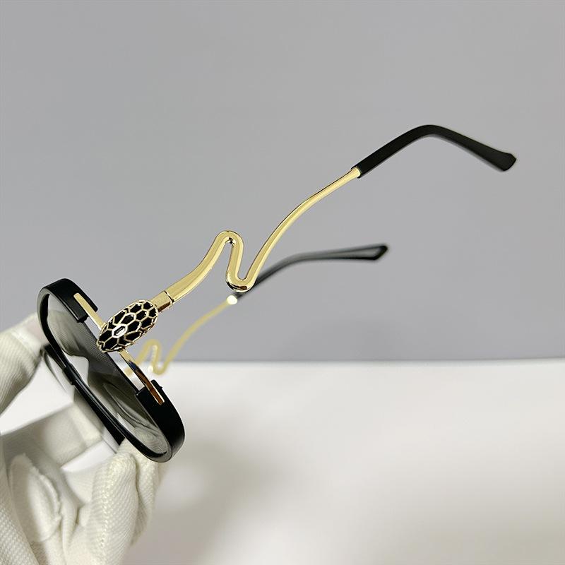 White Snake Sunglasses Casual Features Mysterious Cobra Large Frame Sunglasses Retro Pull Wind Women'S Style Glasses