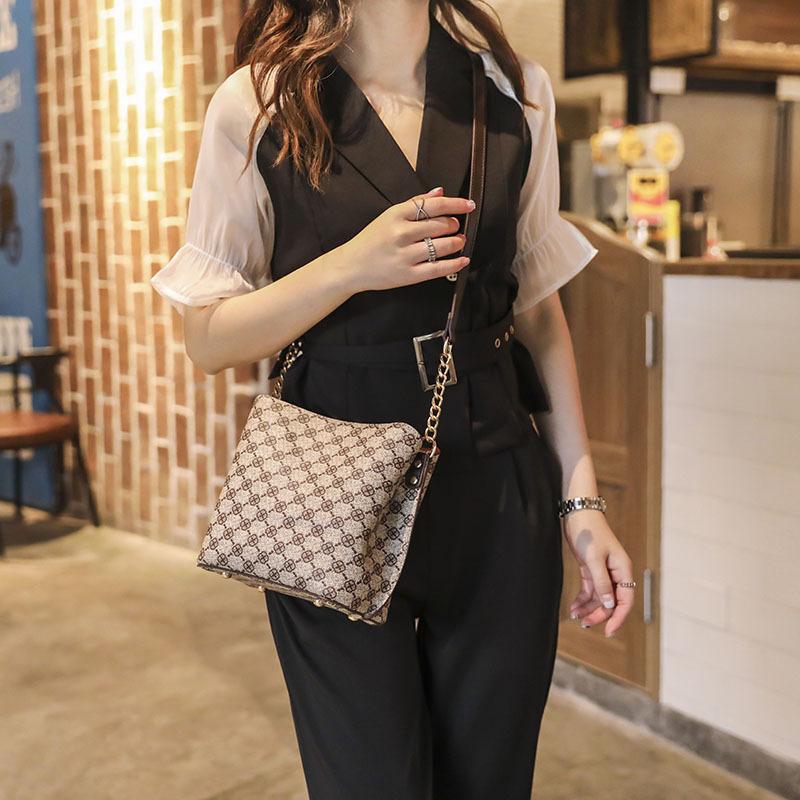 New Korean Version Easy To Wear Retro Printed Bucket Bag, Large Capacity Women's Bag, Crossbody Portable, Trendy and Popular