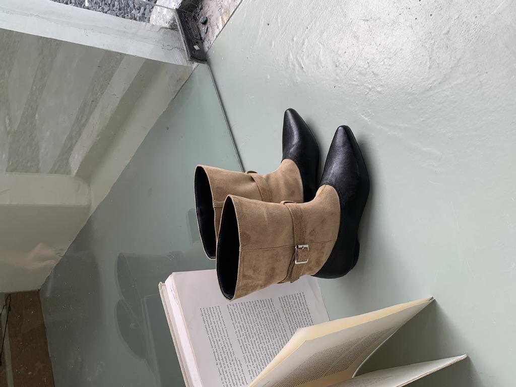 2025 Autumn and Winter New Pointed Head Color Matching Medium Tube Belt Buckle Thick Medium Heel Thin Fashion Martin Women's Boots