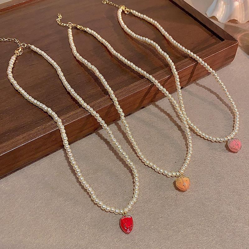 Peach Pendant Pearl Necklace for Women Exquisite Sweet Flower Bead Collarbone Chain Dopamine Style Casual Versatile Jewelry Gift