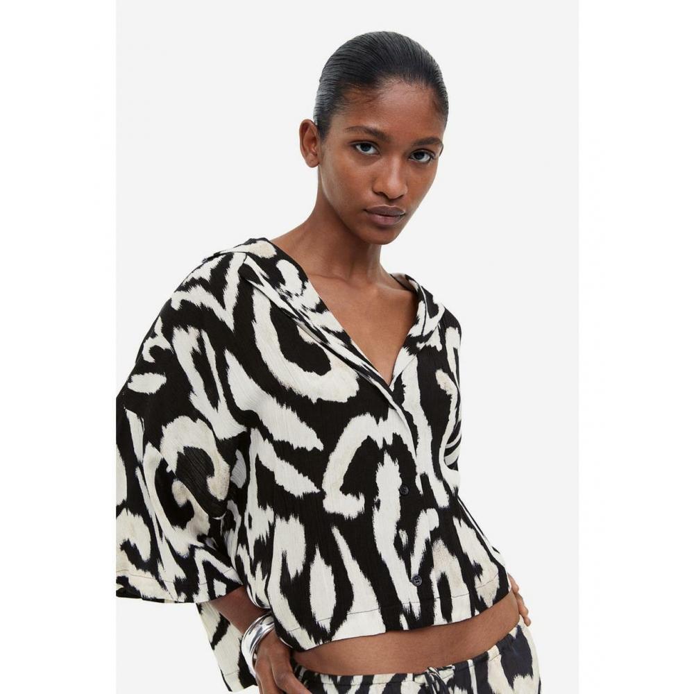 

H&M Oversized Camp рубашка с черным узором 1066926011
