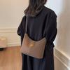 Simple retro underarm bag women's 2025 new winter shoulder messenger bag high-end sense work commuter tote bag